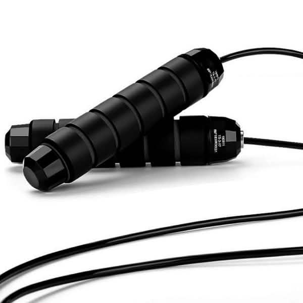 Tangle-Free Skipping Rope with Ball Bearings